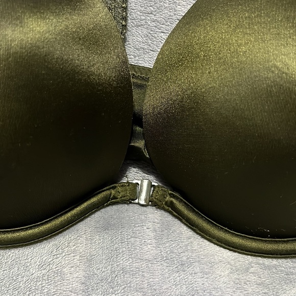 Victoria’s Secret Olive Green Bra and Pantie Set - Picture 8 of 11